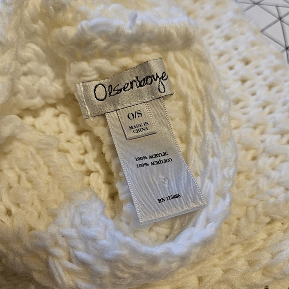 Olsenboye O/S, Ivory Sweater Infinity Scarf, Perfect Condition - Picture 7 of 7